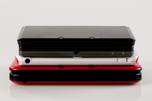 Der 2DS als Keil zwischen 3DS (oben) und 3DS XL (unten)
